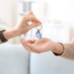 Yükümlülüklerini Yerine Getirmeyen Kat Malikinin Mülkiyet Hakkının Devri